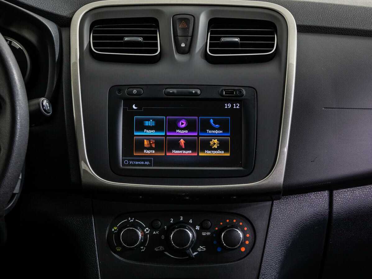 Renault Logan с пробегом — 2019 год. Фото: #13