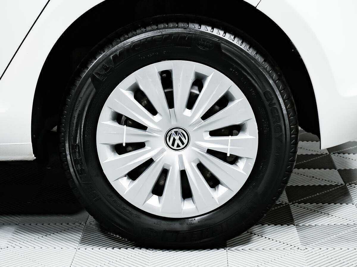 Volkswagen Golf с пробегом — 2015 год. Фото: #13