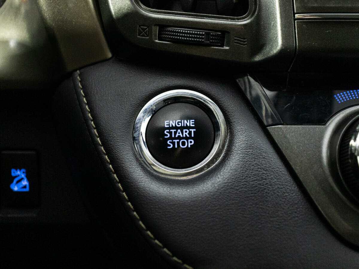 Toyota RAV4 с пробегом — 2013 год. Фото: #17