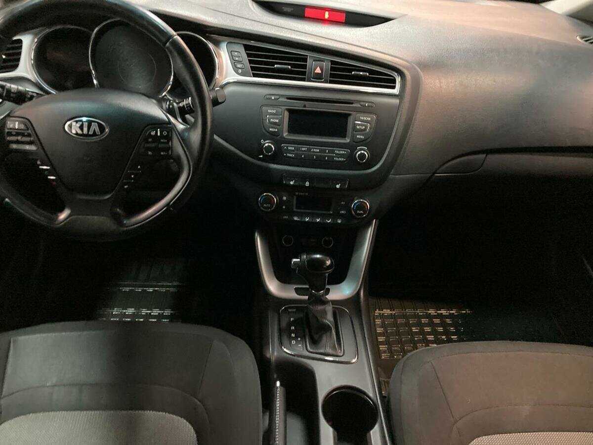 Kia Ceed с пробегом — 2015 год. Фото: #12