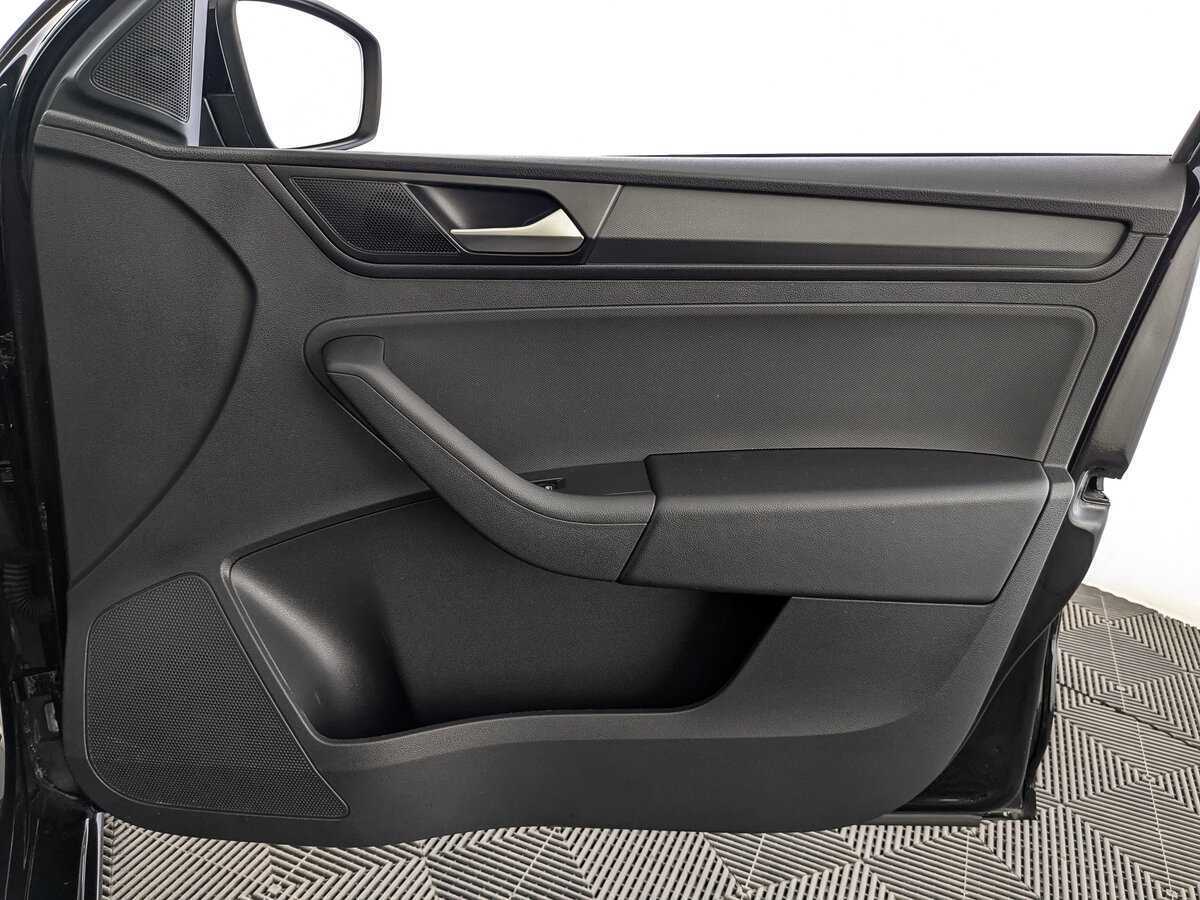 Volkswagen Polo с пробегом — 2020 год. Фото: #22