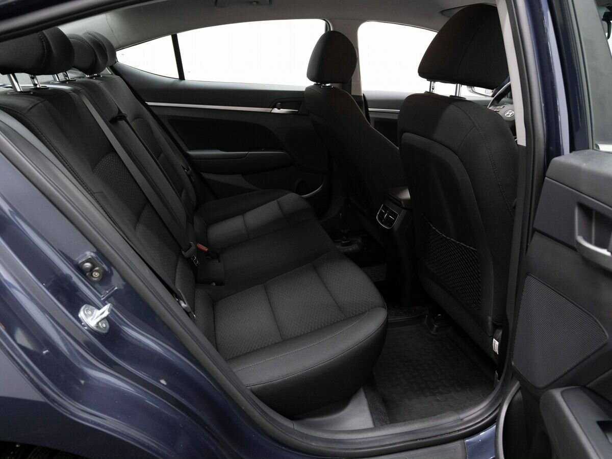 Hyundai Elantra с пробегом — 2020 год. Фото: #11