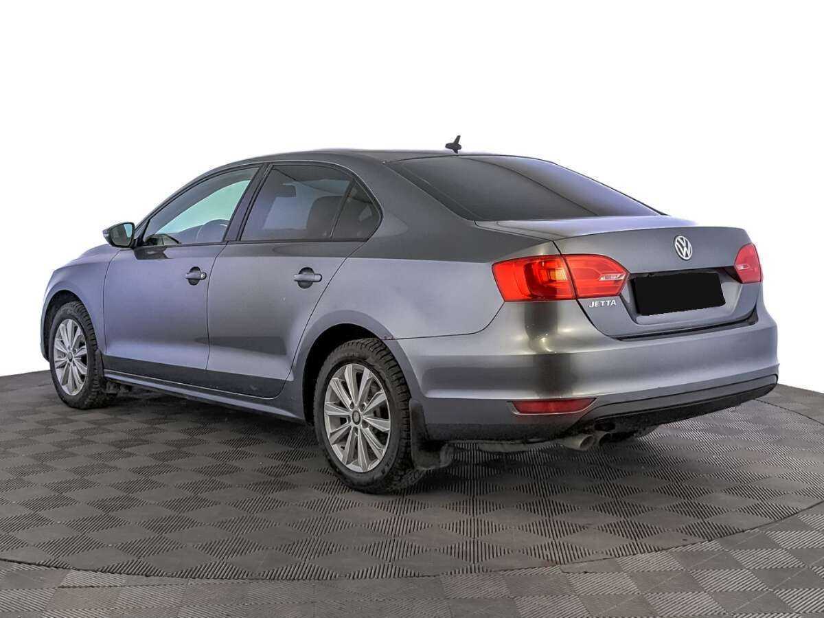 Volkswagen Jetta с пробегом — 2012 год. Фото: #5