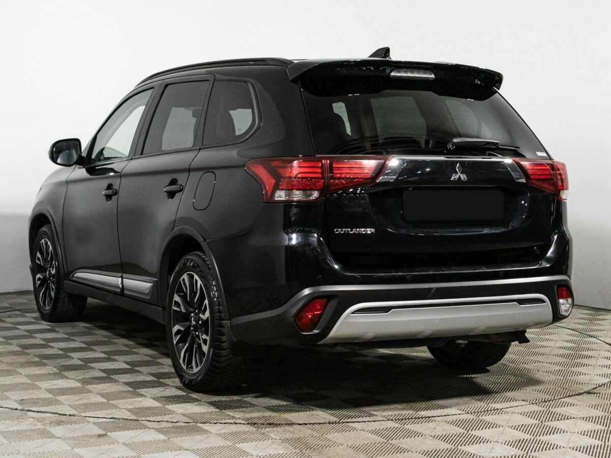 Mitsubishi Outlander с пробегом — 2021 год. Фото: #6