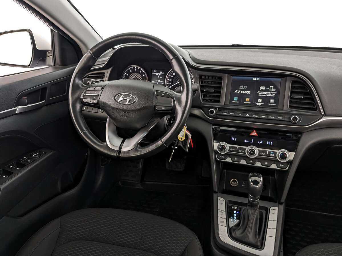 Hyundai Elantra с пробегом — 2020 год. Фото: #16