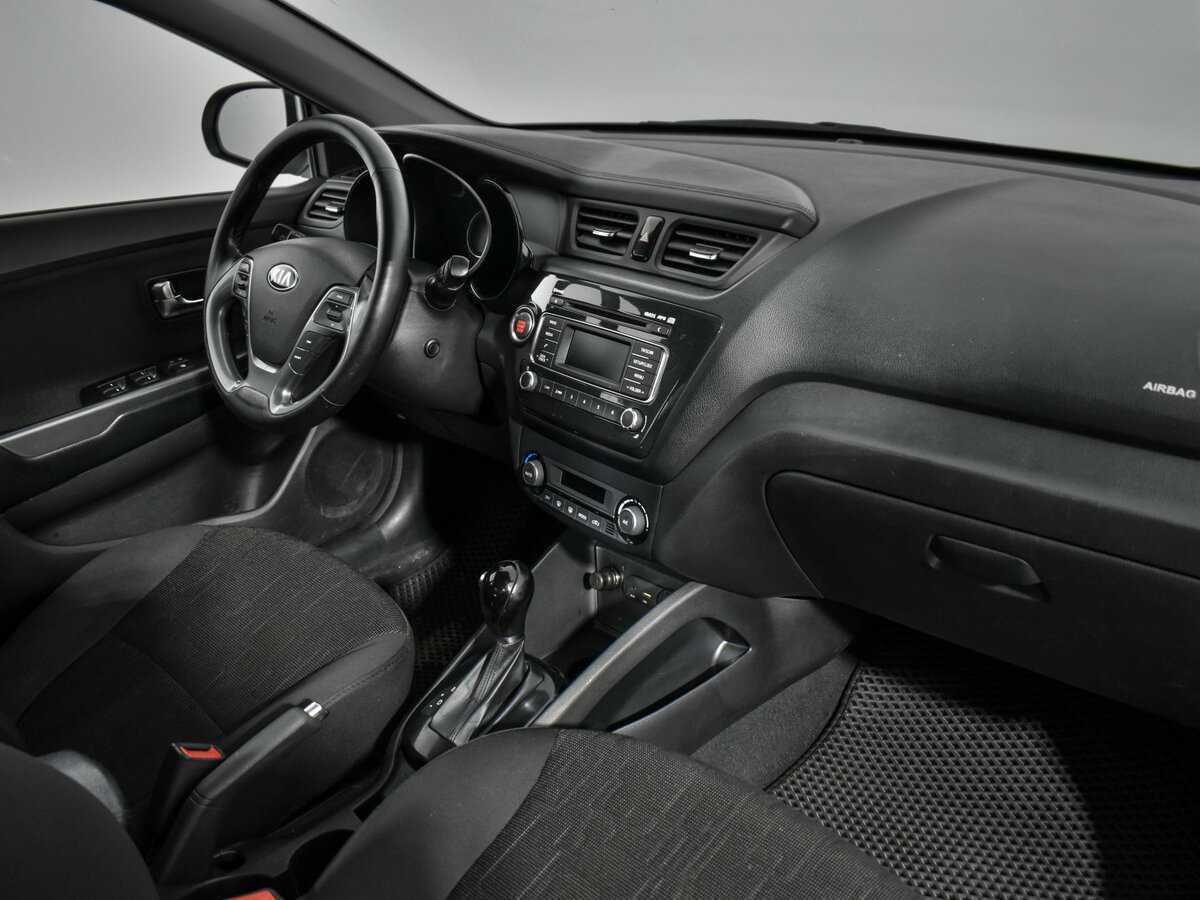 Kia Rio с пробегом — 2015 год. Фото: #11