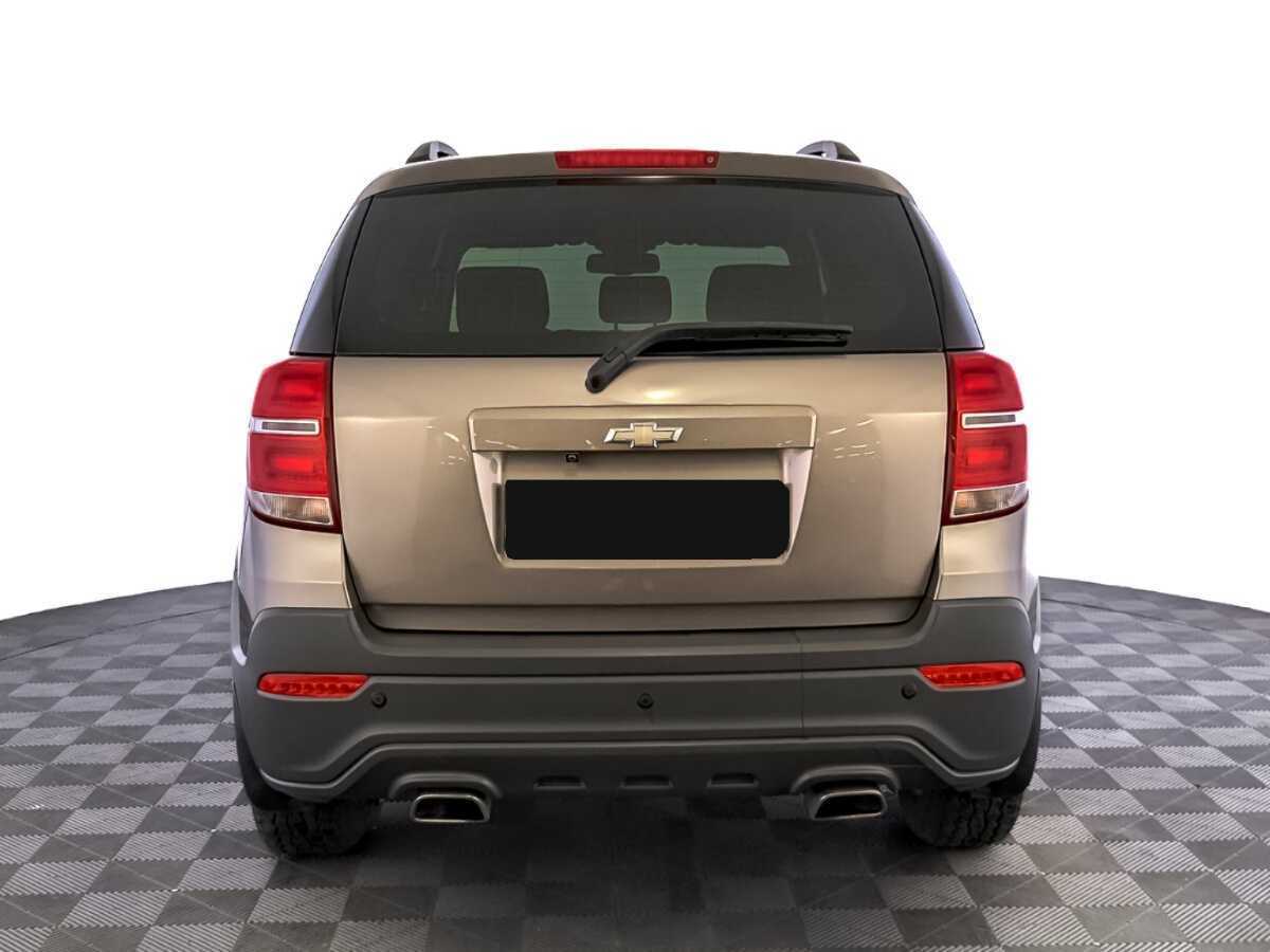 Chevrolet Captiva с пробегом — 2015 год. Фото: #5