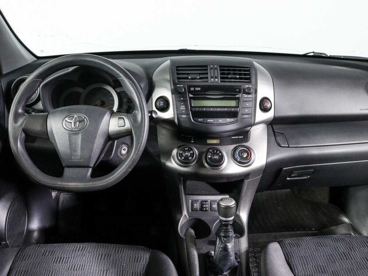 Toyota RAV4 с пробегом — 2012 год. Фото: #8