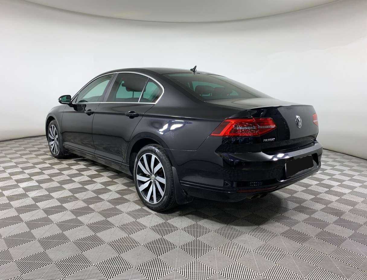 Volkswagen Passat с пробегом — 2019 год. Фото: #6