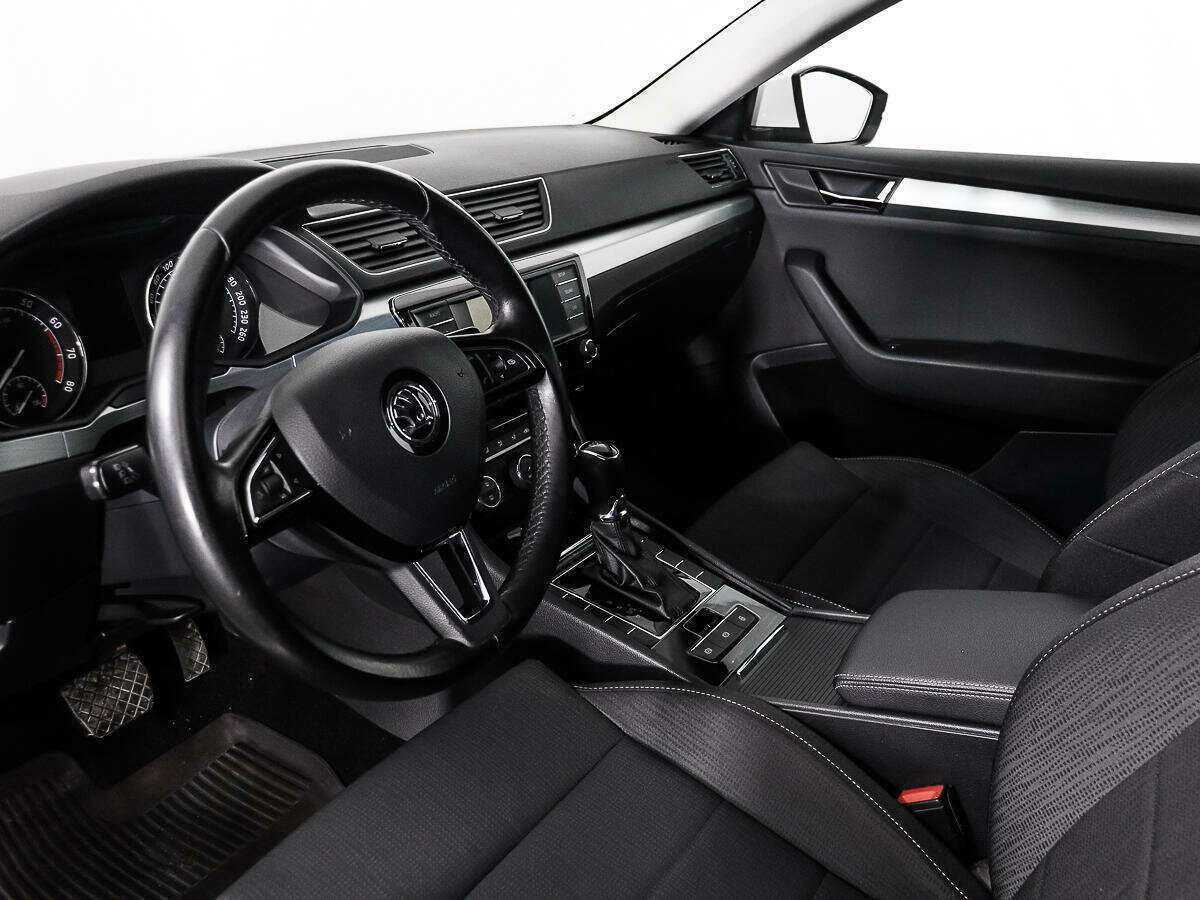 Skoda Superb с пробегом — 2016 год. Фото: #8
