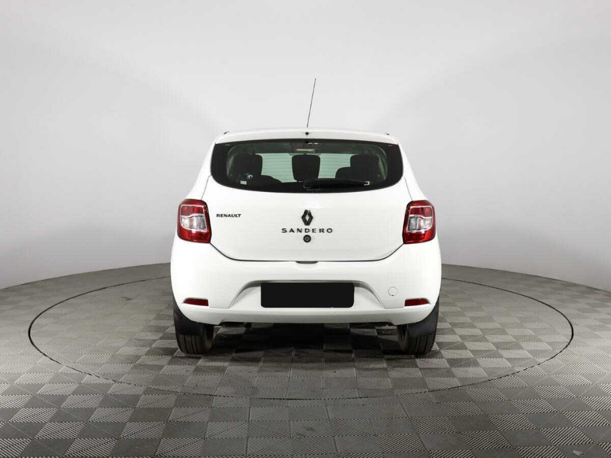 Renault Sandero с пробегом — 2017 год. Фото: #6