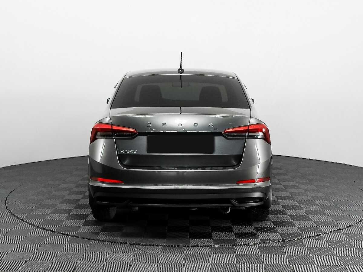 Skoda Rapid с пробегом — 2021 год. Фото: #4