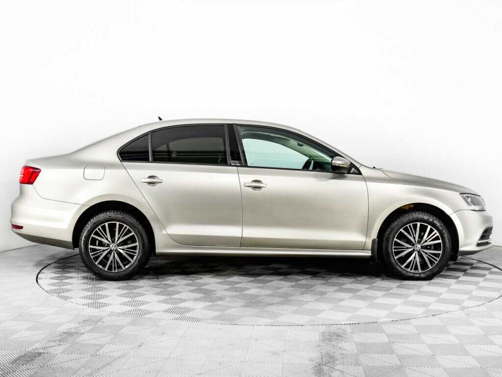 Volkswagen Jetta с пробегом — 2016 год. Фото: #3