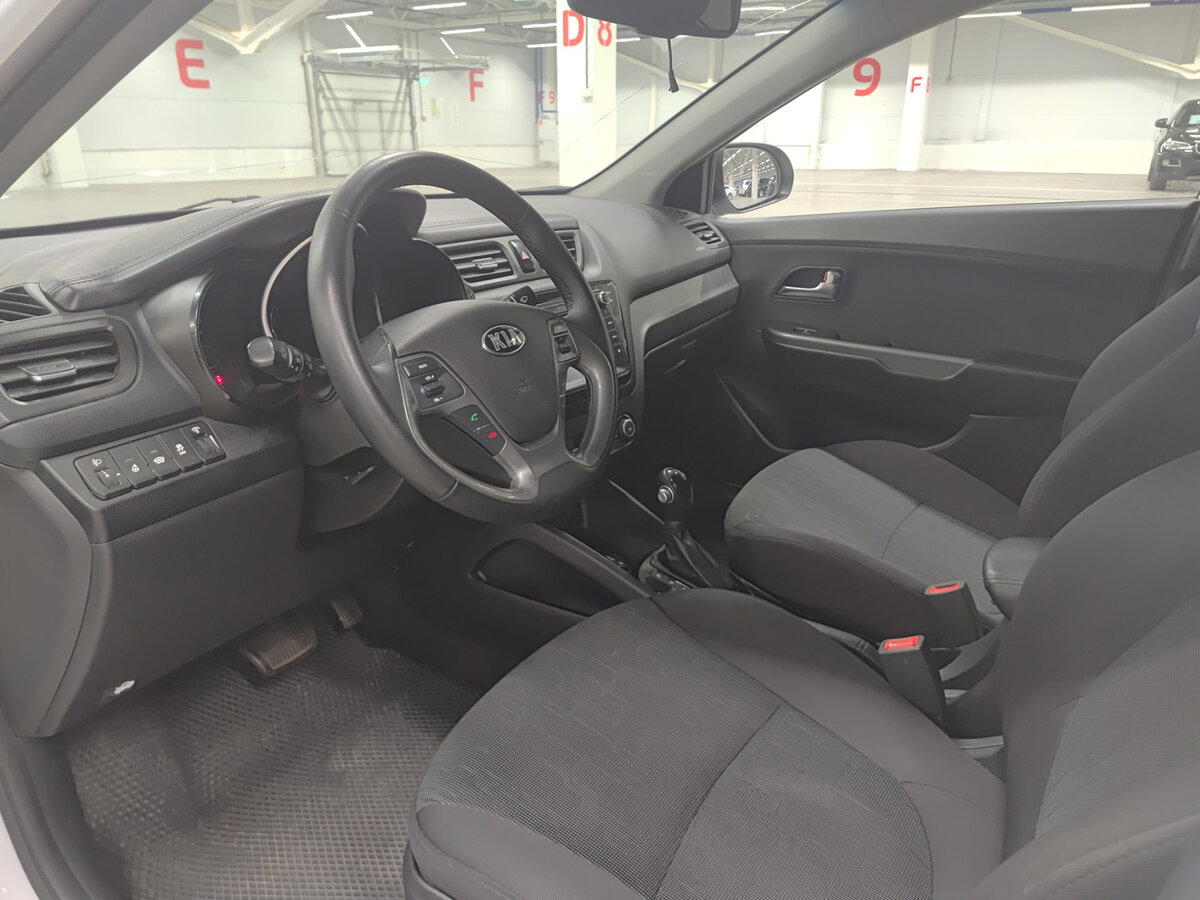 Kia Rio с пробегом — 2016 год. Фото: #15