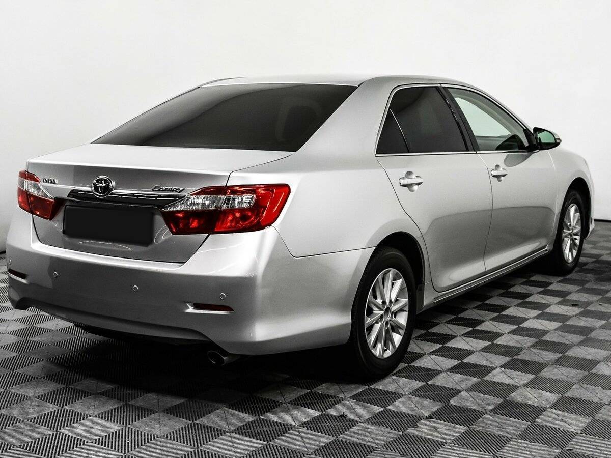 Toyota Camry с пробегом — 2012 год. Фото: #4