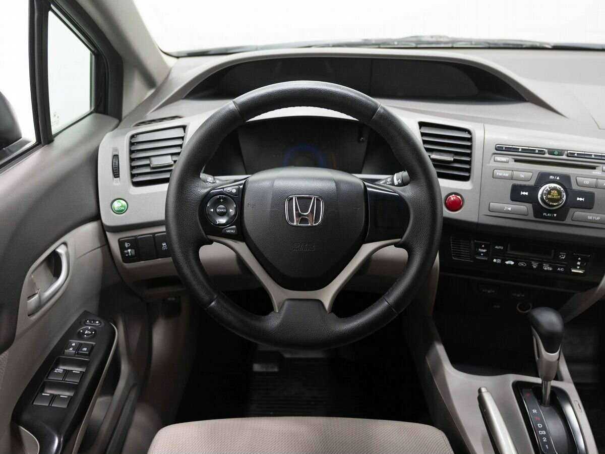 Honda Civic с пробегом — 2012 год. Фото: #13