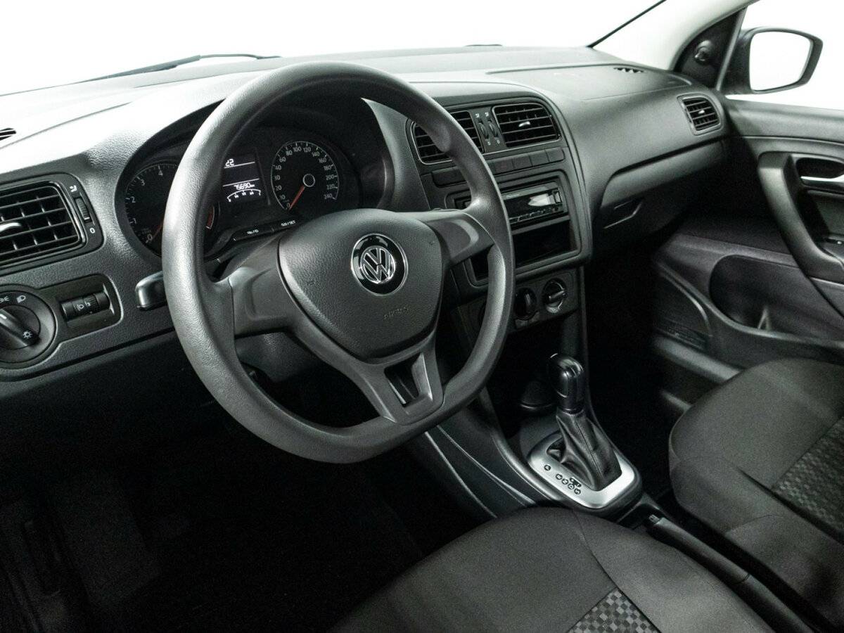 Volkswagen Polo с пробегом — 2019 год. Фото: #10