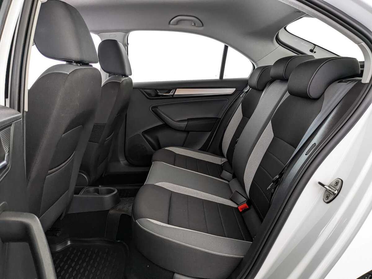 Skoda Rapid с пробегом — 2019 год. Фото: #13