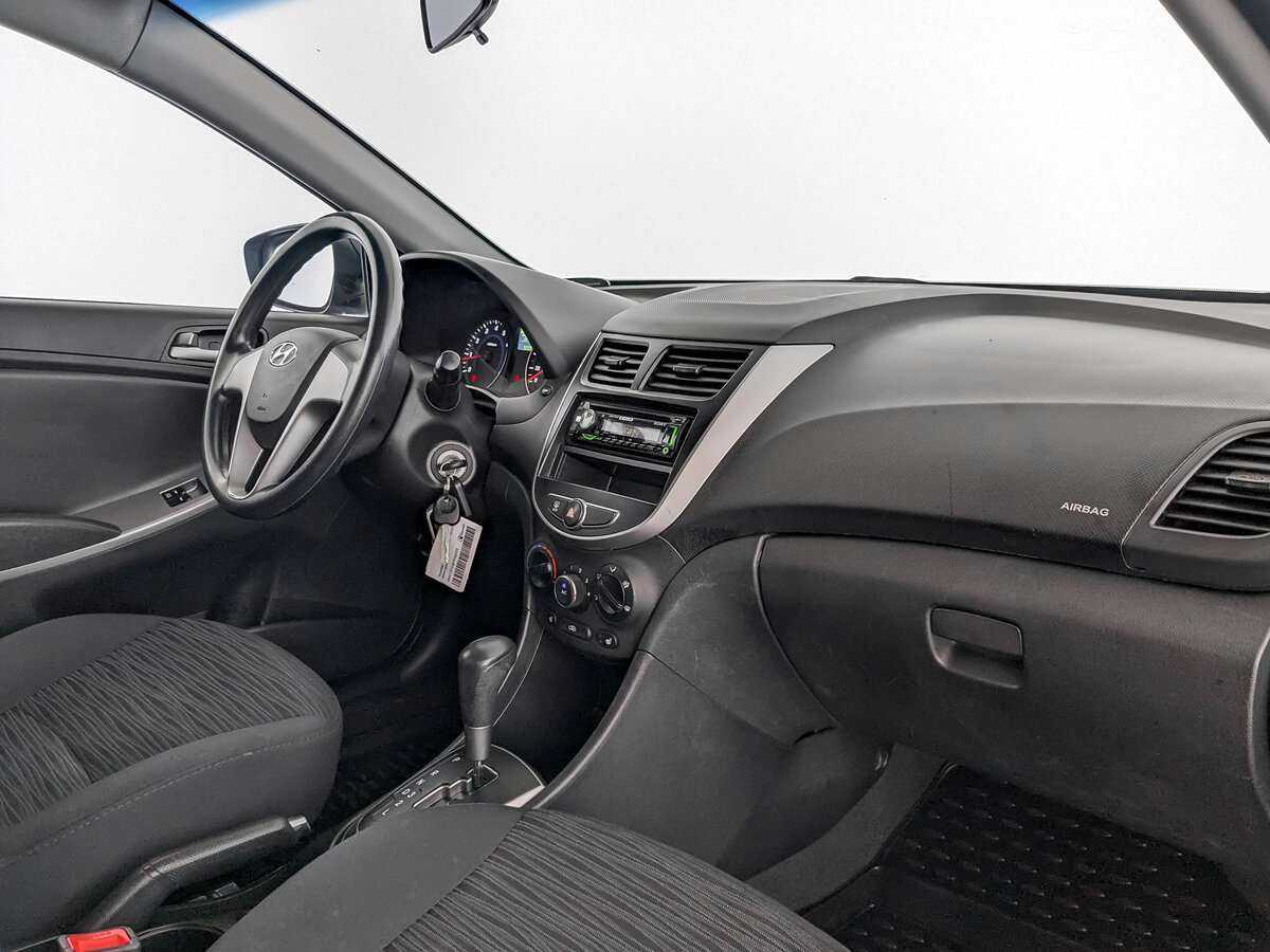 Hyundai Solaris с пробегом — 2014 год. Фото: #8