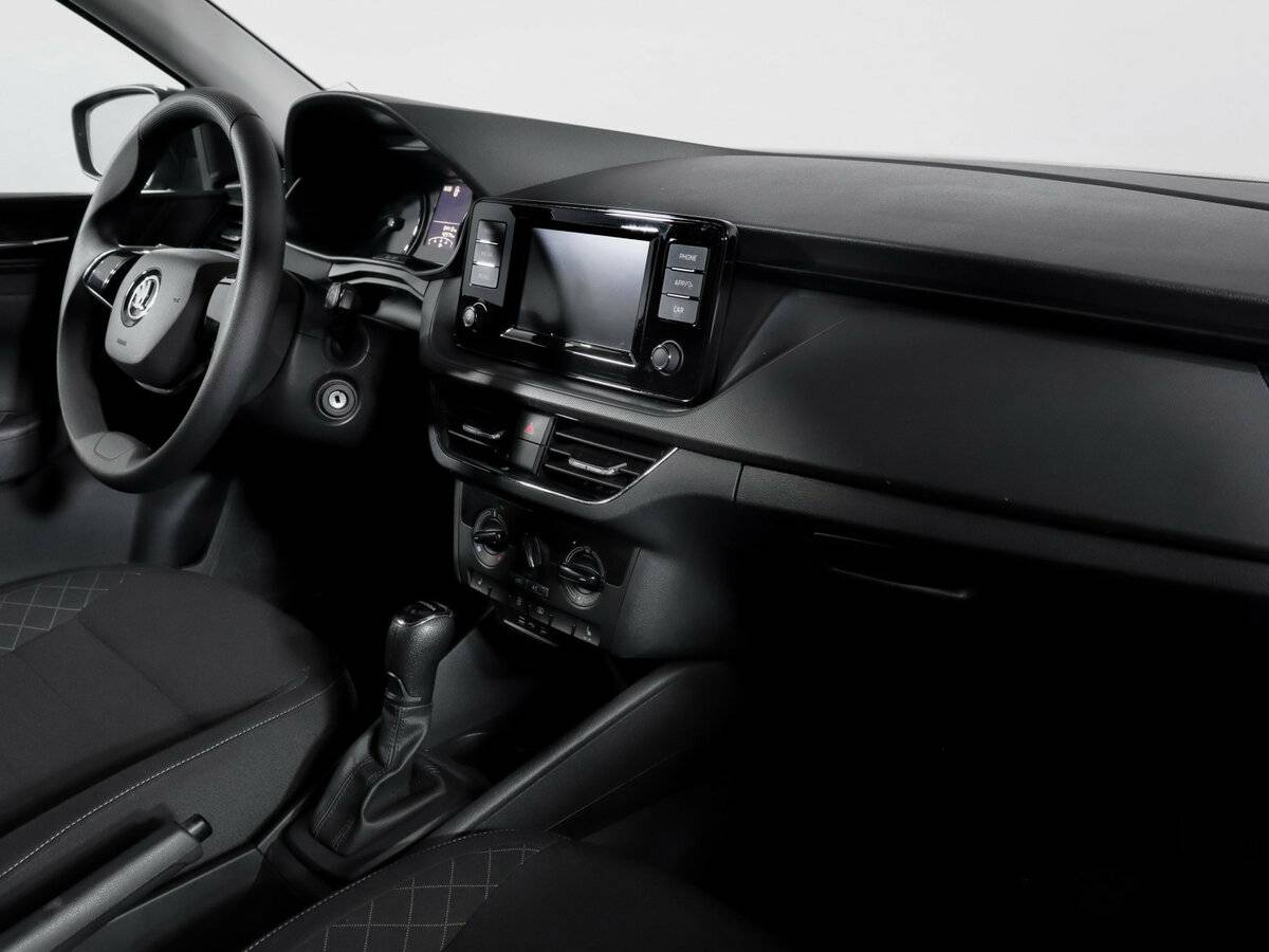 Skoda Rapid с пробегом — 2021 год. Фото: #6