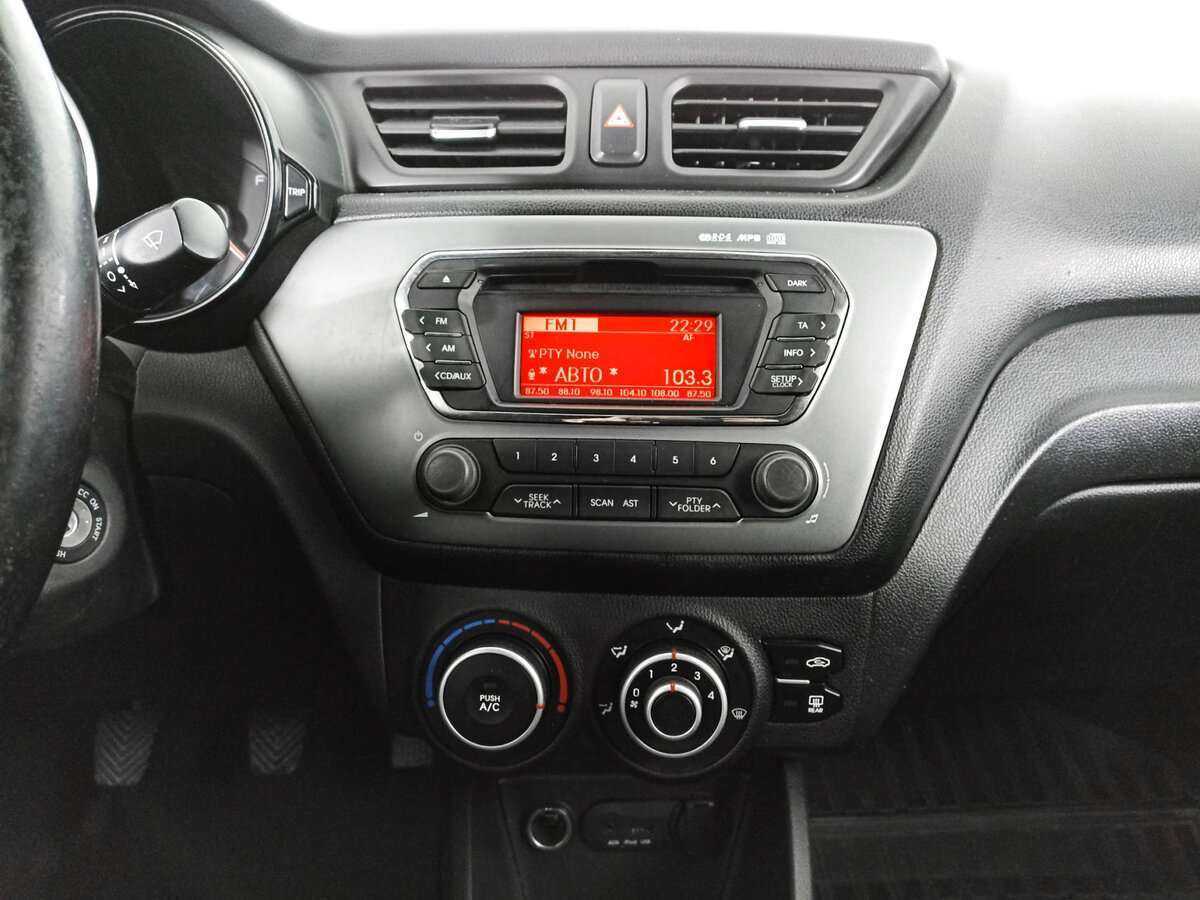 Kia Rio с пробегом — 2014 год. Фото: #14