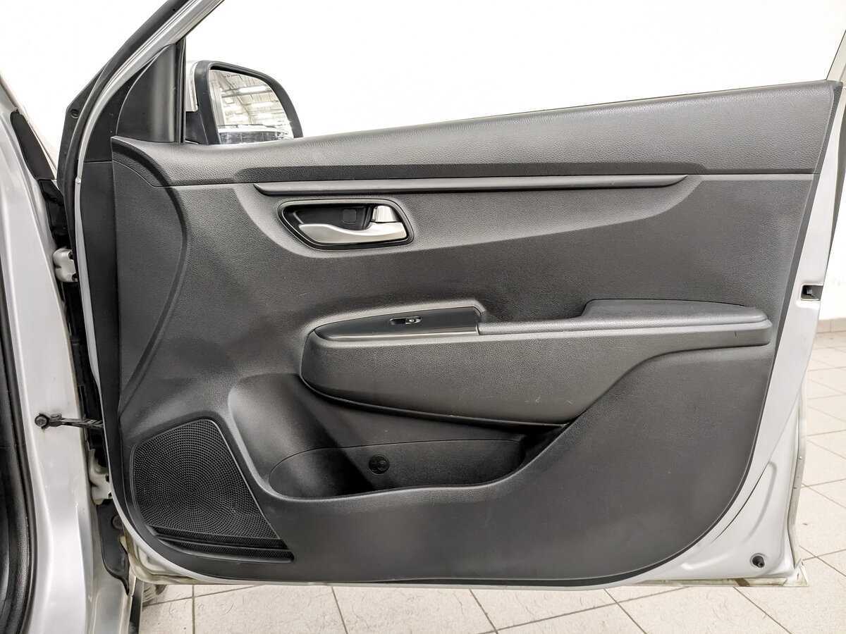 Kia Rio с пробегом — 2020 год. Фото: #23