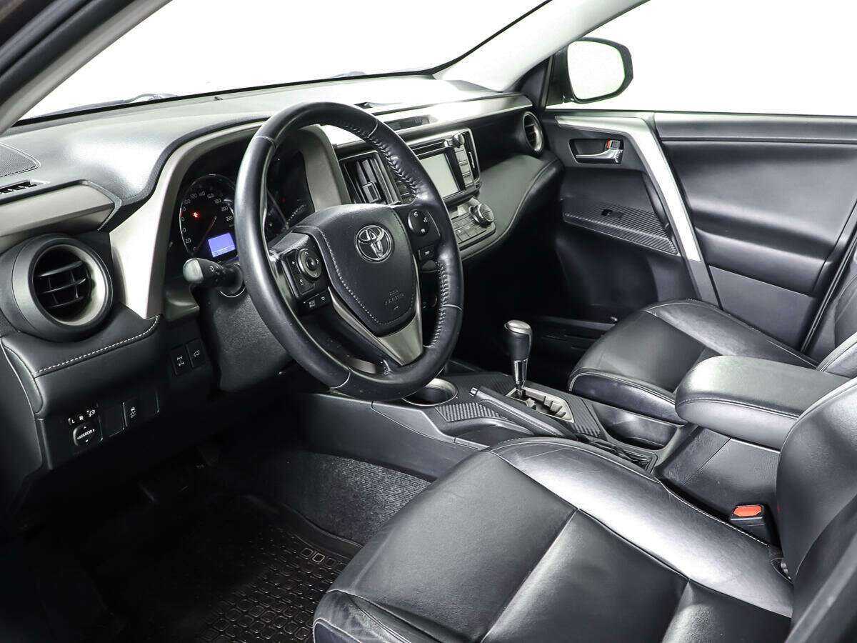 Toyota RAV4 с пробегом — 2014 год. Фото: #13