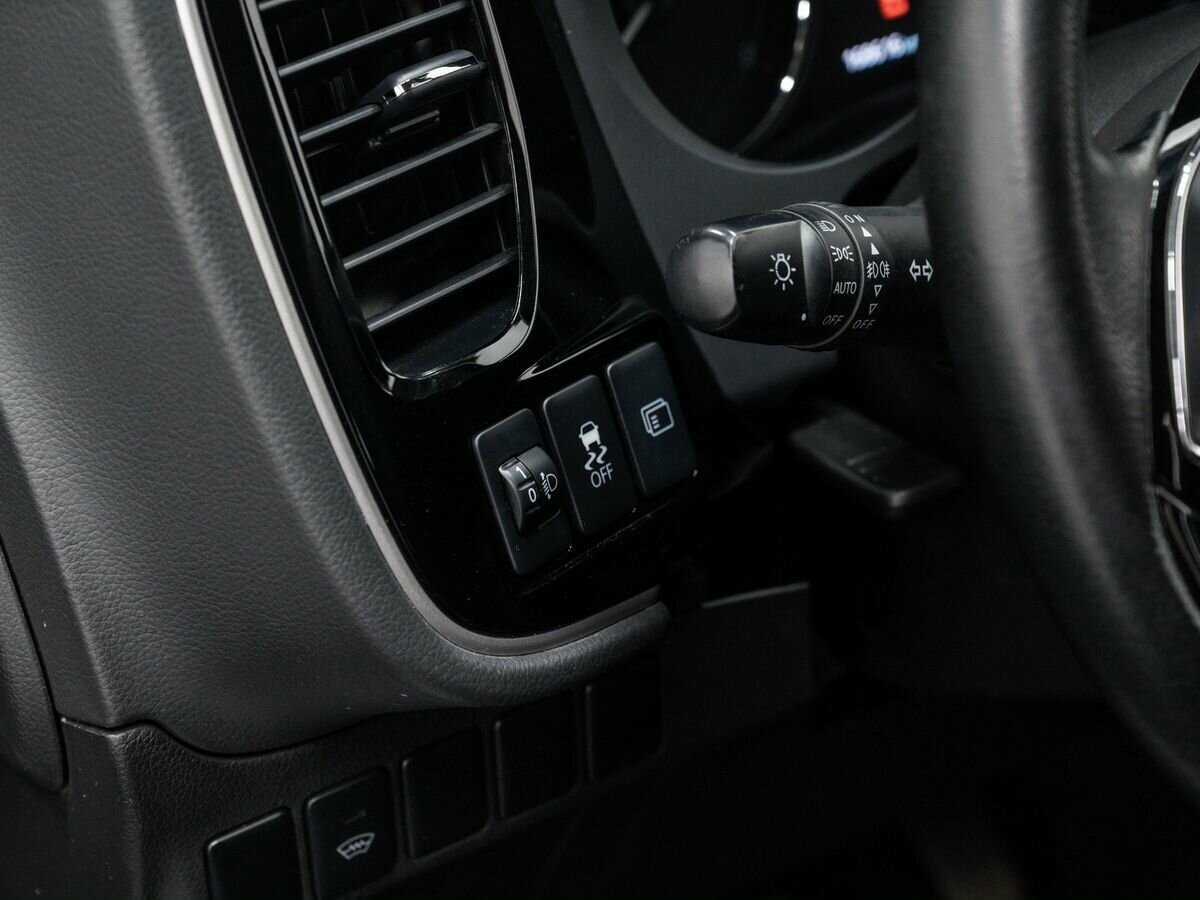 Mitsubishi Outlander с пробегом — 2016 год. Фото: #17