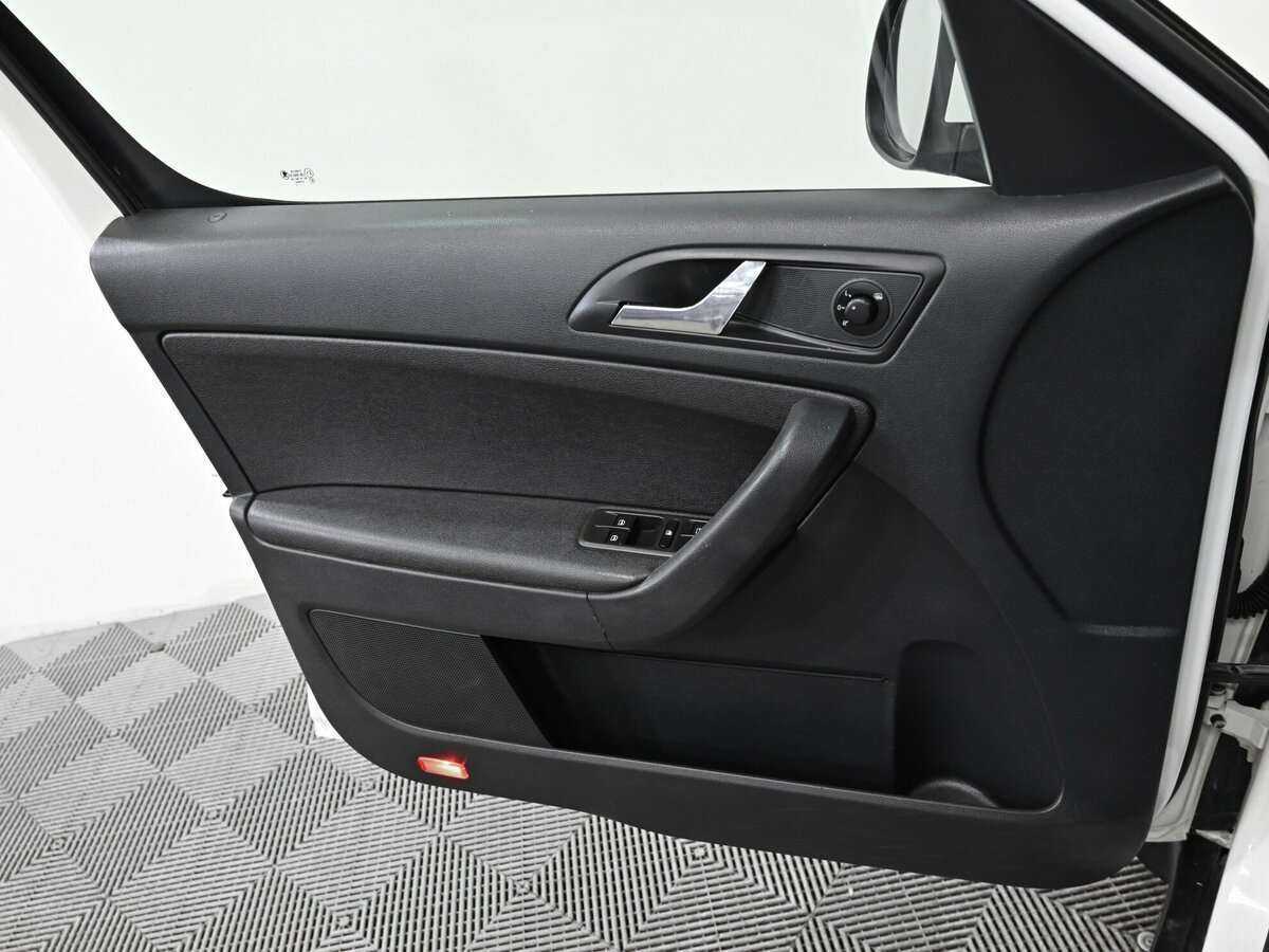 Skoda Yeti с пробегом — 2013 год. Фото: #10