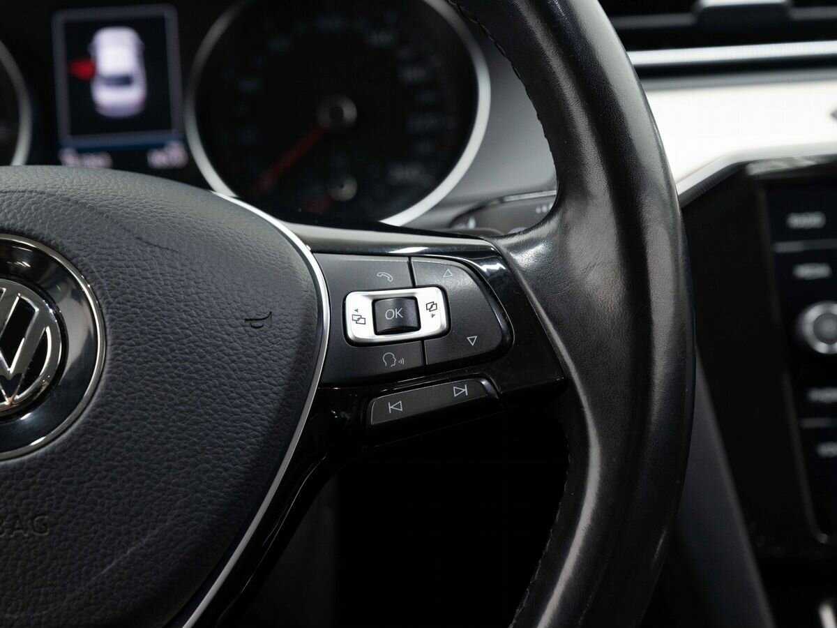 Volkswagen Passat с пробегом — 2017 год. Фото: #16