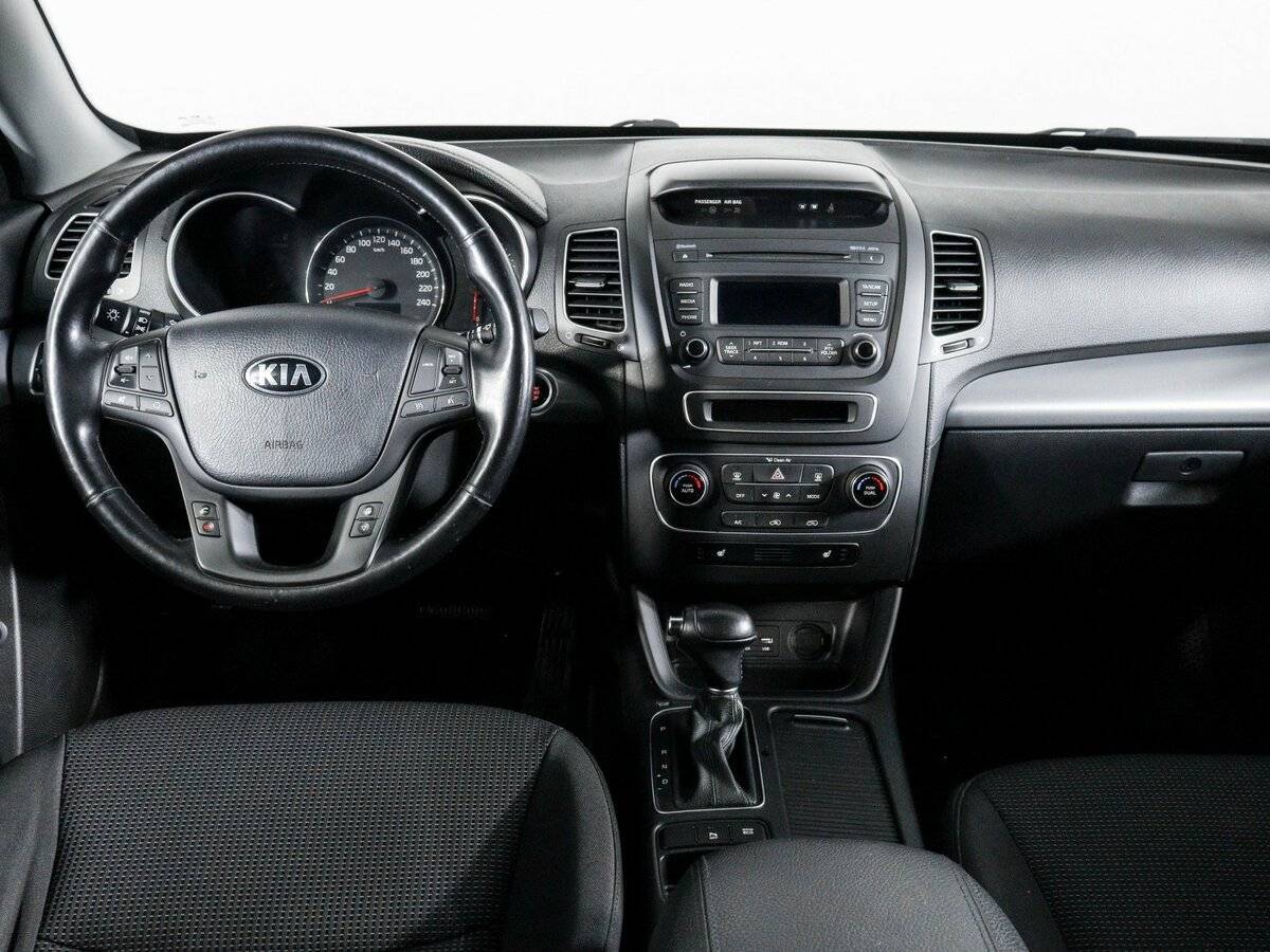 Kia Sorento с пробегом — 2015 год. Фото: #11