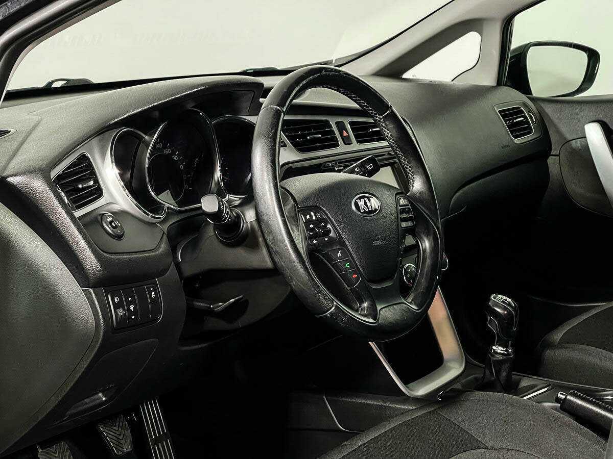 Kia Ceed с пробегом — 2015 год. Фото: #10