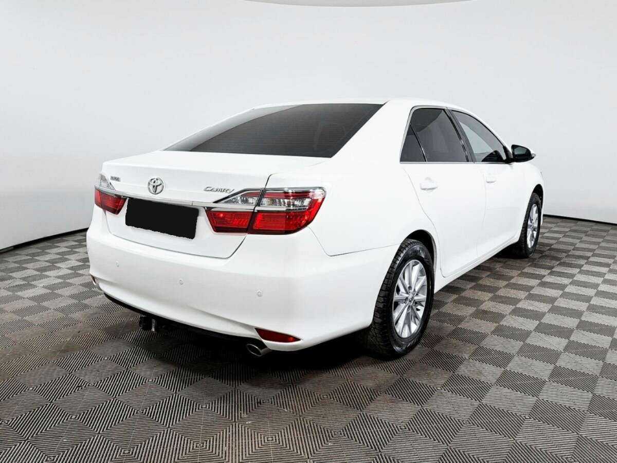 Toyota Camry с пробегом — 2015 год. Фото: #3
