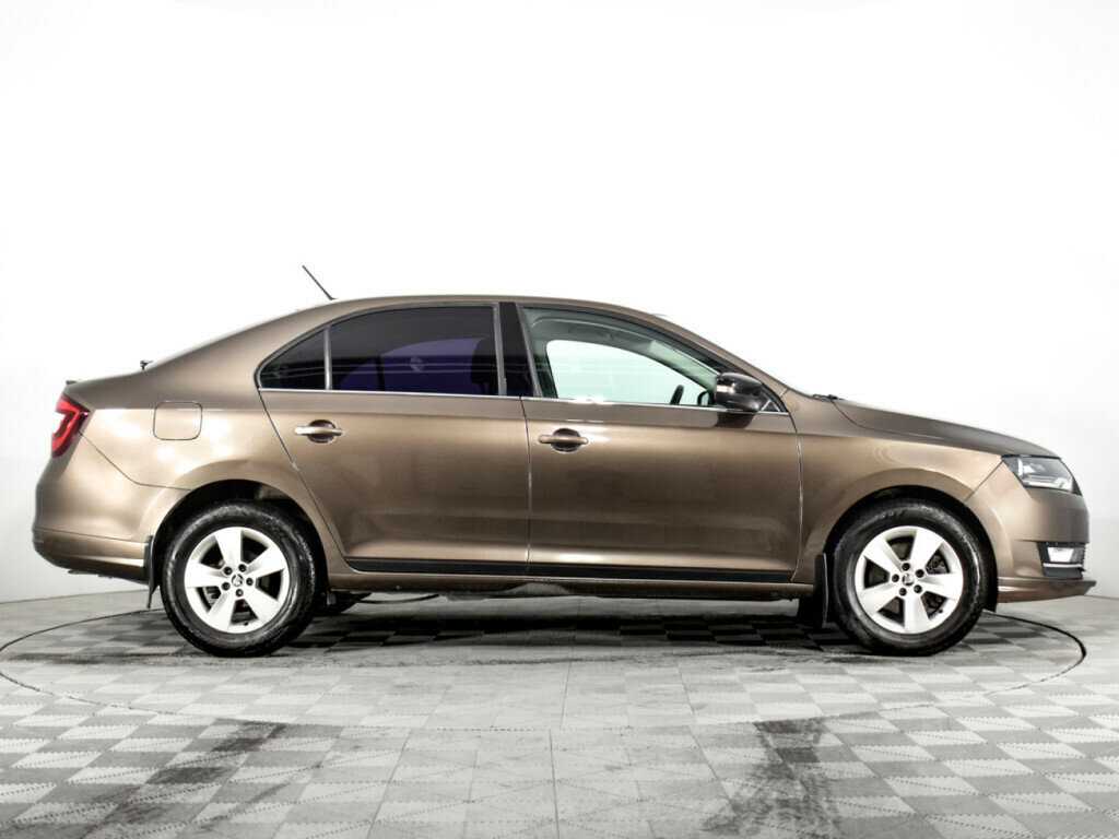 Skoda Rapid с пробегом — 2017 год. Фото: #3