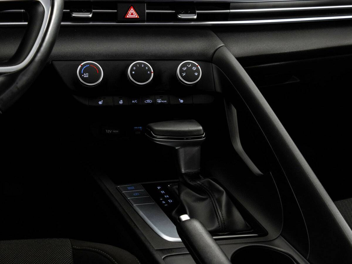 Hyundai Elantra с пробегом — 2021 год. Фото: #14