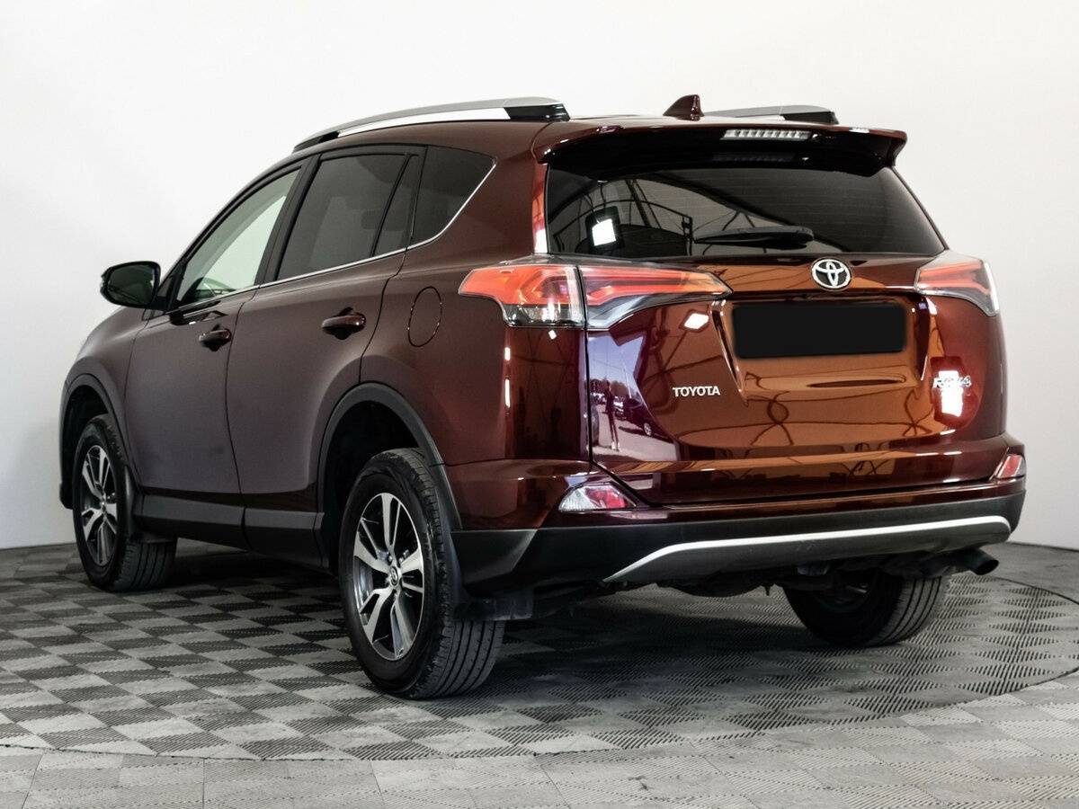 Toyota RAV4 с пробегом — 2017 год. Фото: #5