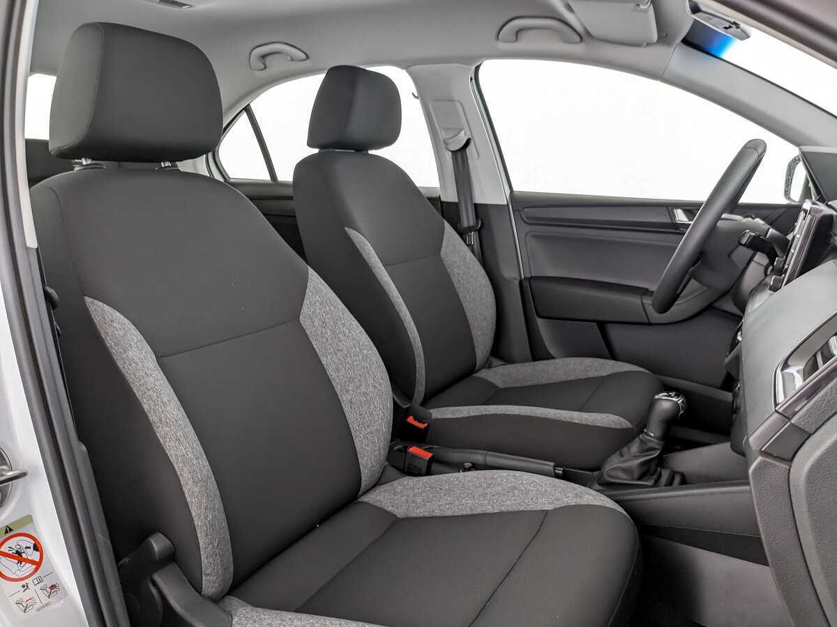 Skoda Rapid с пробегом — 2021 год. Фото: #18