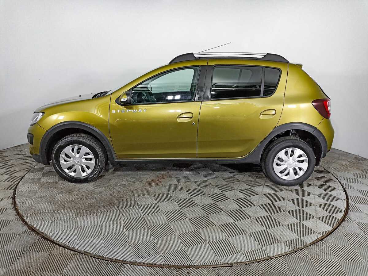 Renault Sandero с пробегом — 2017 год. Фото: #7