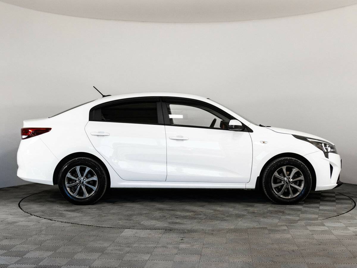 Kia Rio с пробегом — 2021 год. Фото: #4
