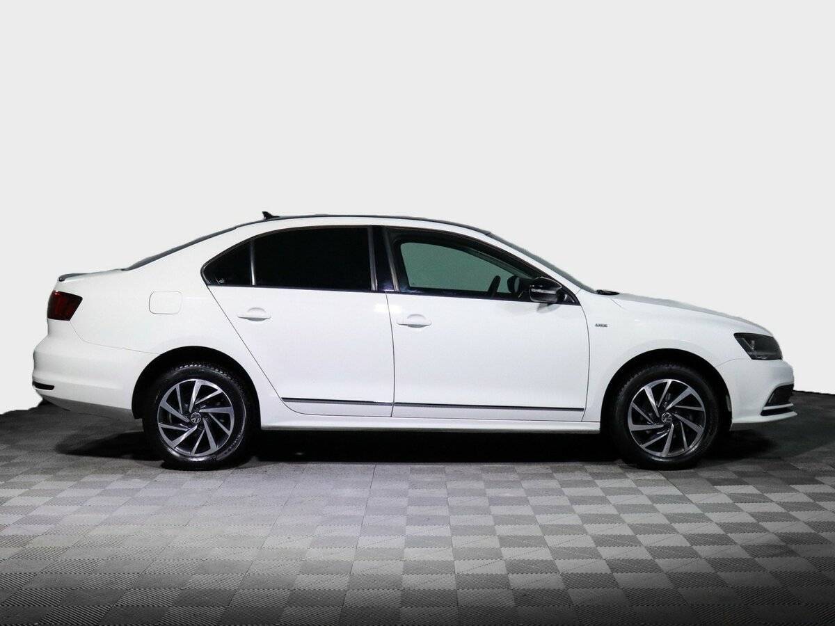 Volkswagen Jetta с пробегом — 2018 год. Фото: #3