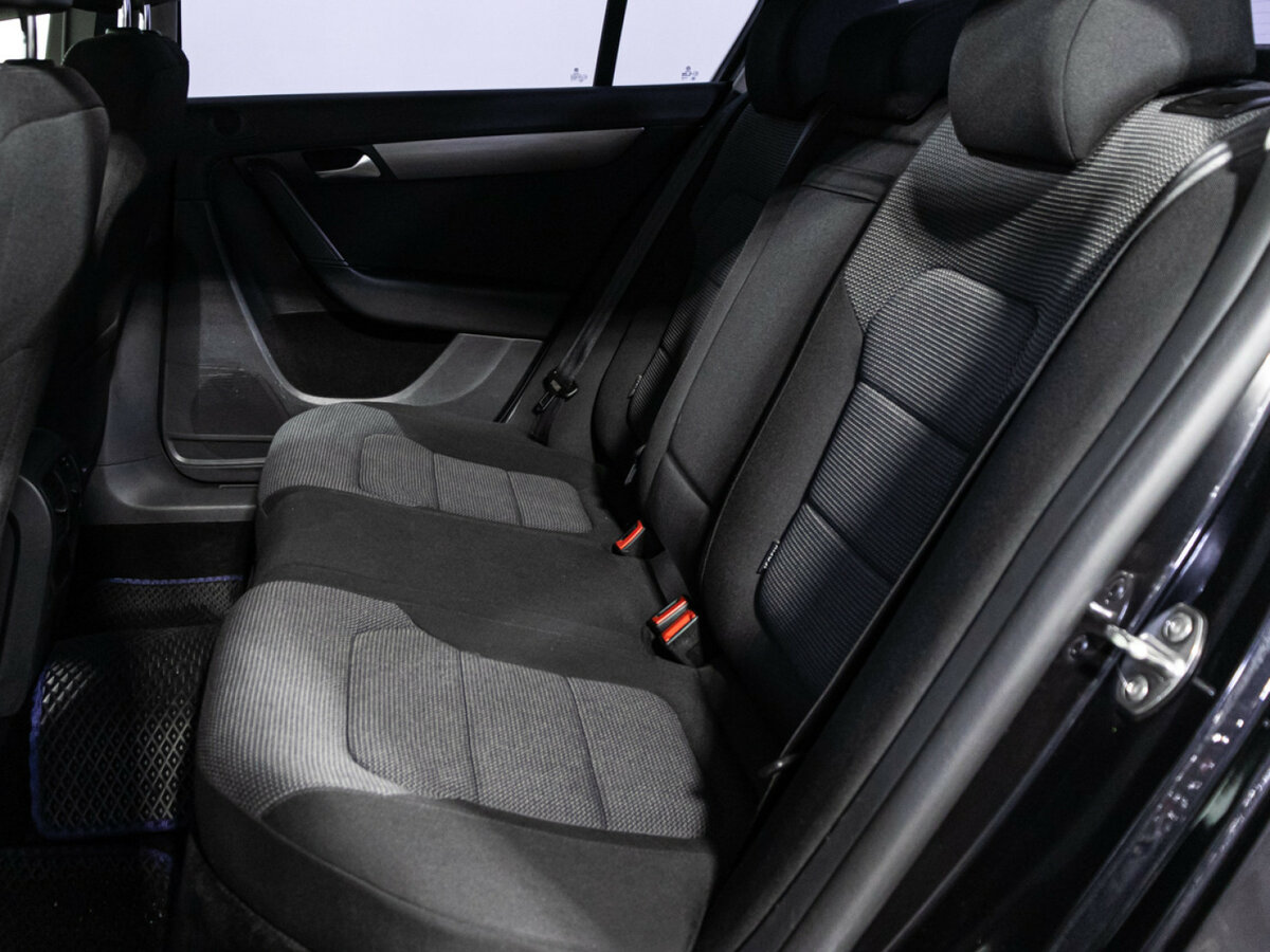 Volkswagen Passat с пробегом — 2012 год. Фото: #8