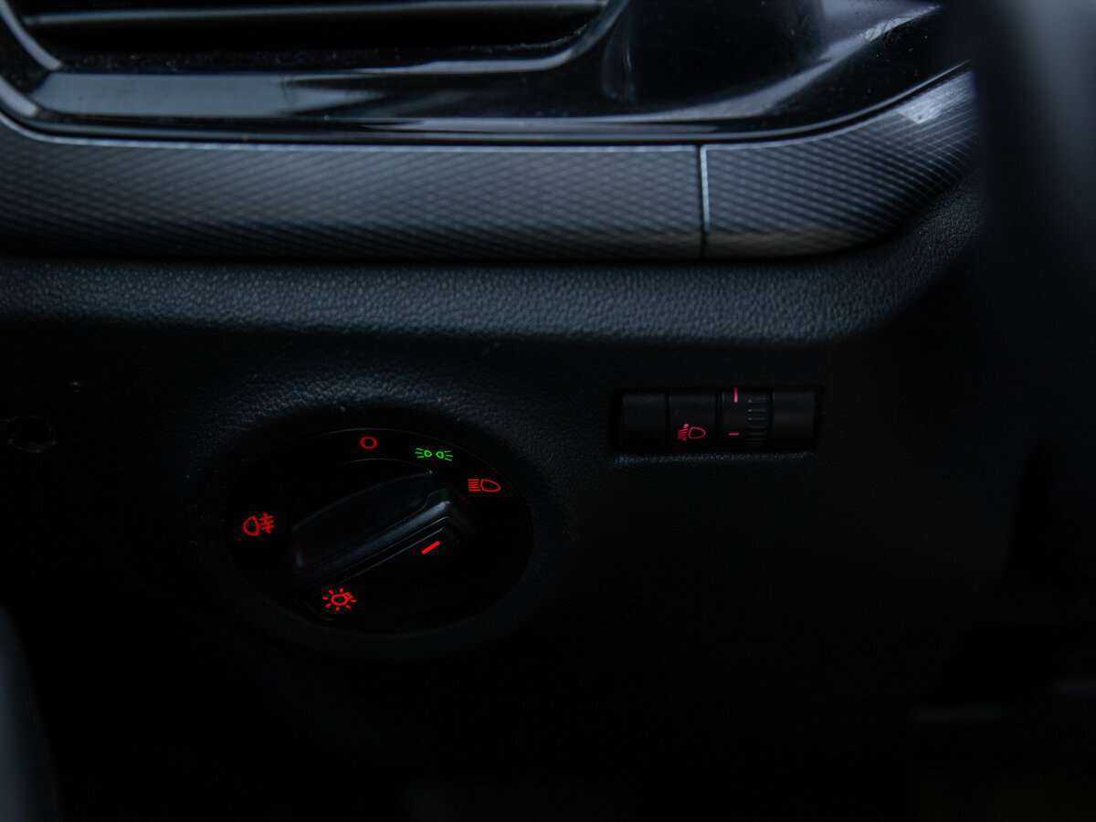 Volkswagen Polo с пробегом — 2020 год. Фото: #9