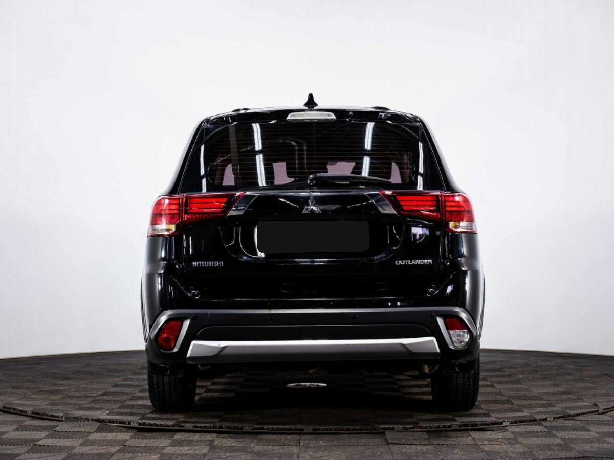 Mitsubishi Outlander с пробегом — 2018 год. Фото: #4