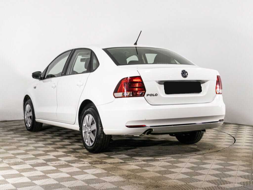 Volkswagen Polo с пробегом — 2016 год. Фото: #6