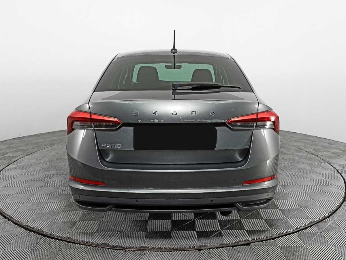 Skoda Rapid с пробегом — 2021 год. Фото: #5