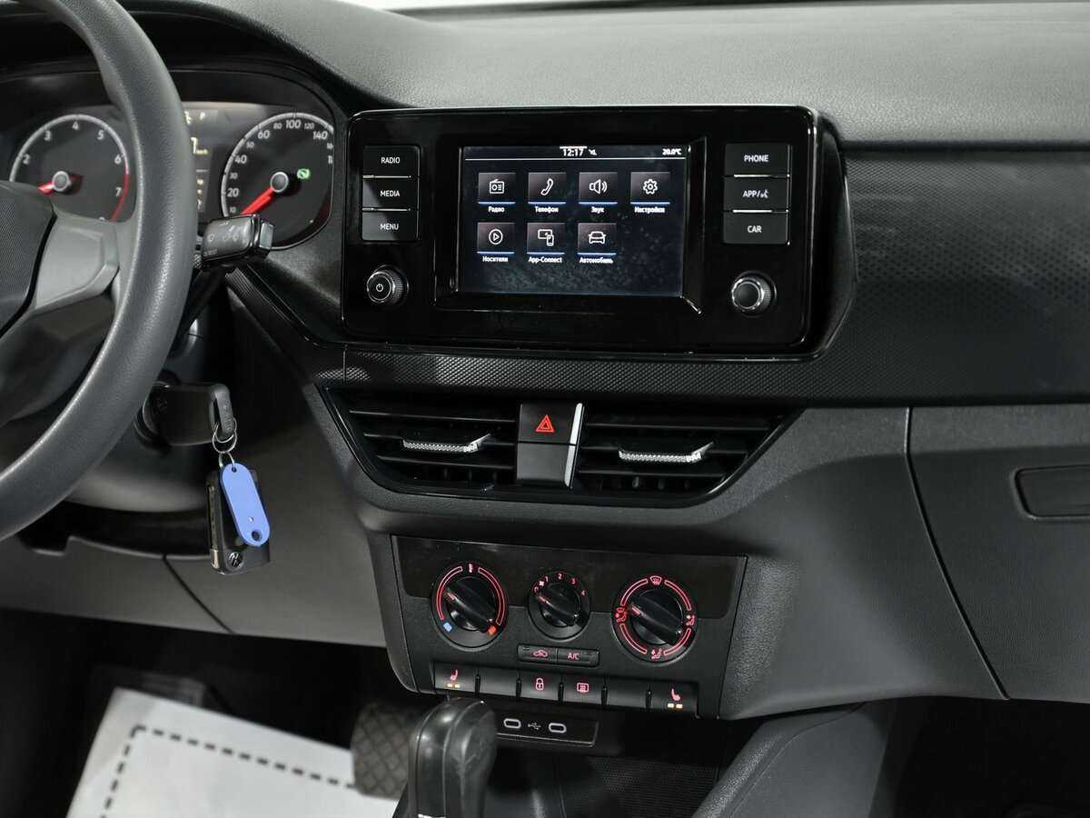 Volkswagen Polo с пробегом — 2020 год. Фото: #8