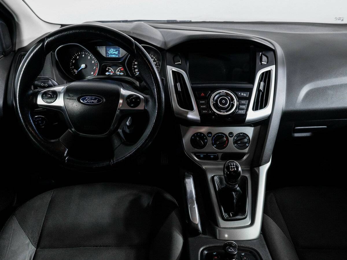 Ford Focus с пробегом — 2012 год. Фото: #10