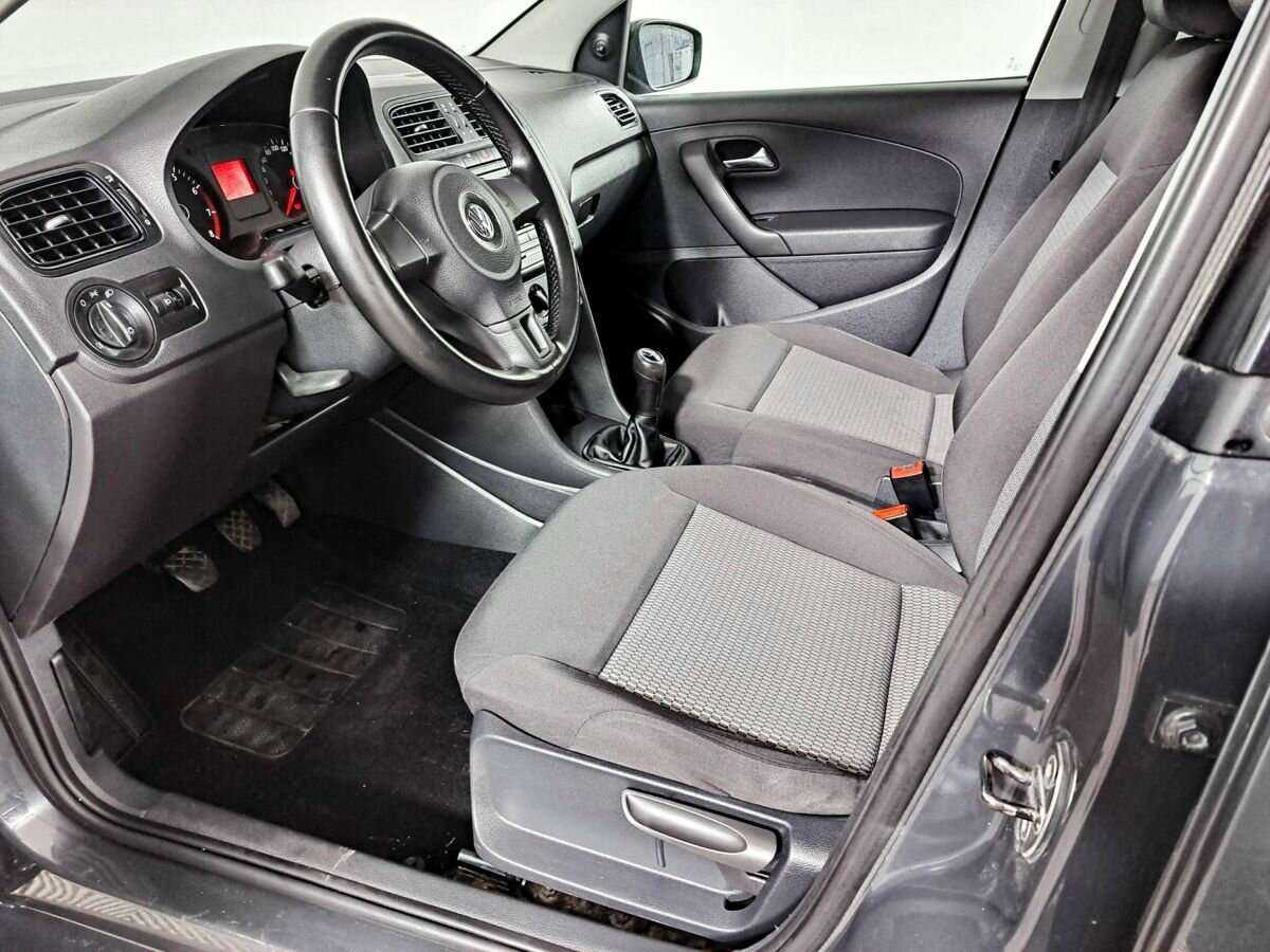 Volkswagen Polo с пробегом — 2012 год. Фото: #15