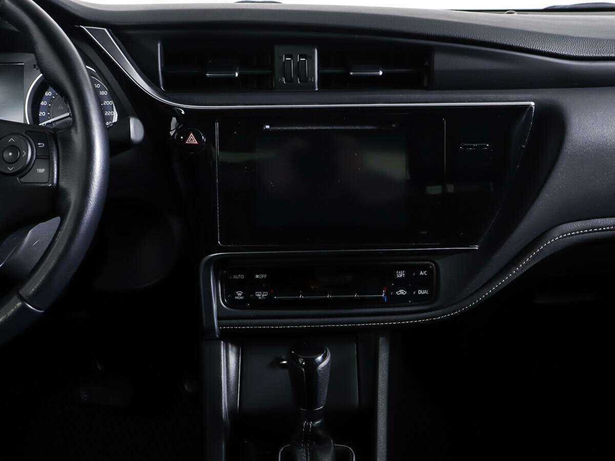 Toyota Corolla с пробегом — 2016 год. Фото: #10