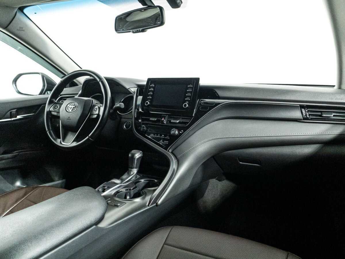 Toyota Camry с пробегом — 2022 год. Фото: #8